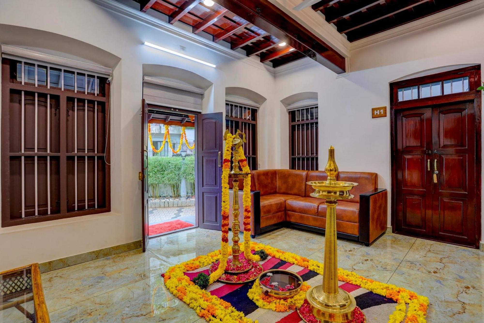 Hotel O Poptavern Heritage Kovalam Buitenkant foto