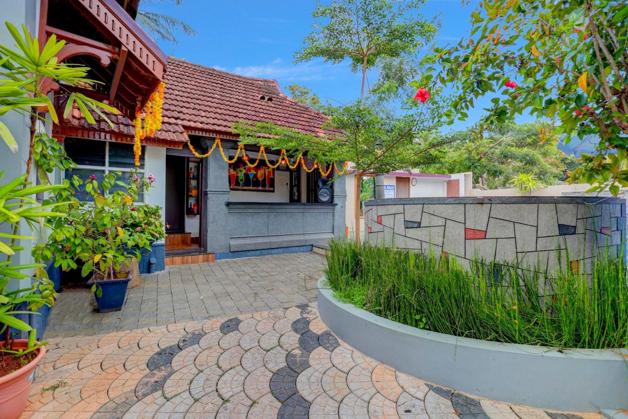 Hotel O Poptavern Heritage Kovalam Buitenkant foto